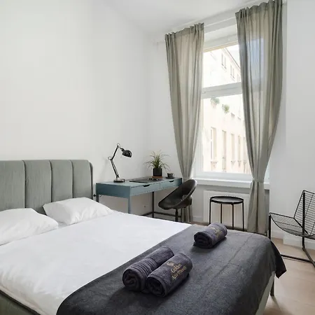 - 13 People - 3 Bedroom - Center -gn56 *