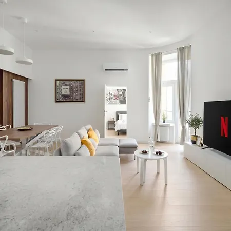 - 13 People - 3 Bedroom - Center -gn56