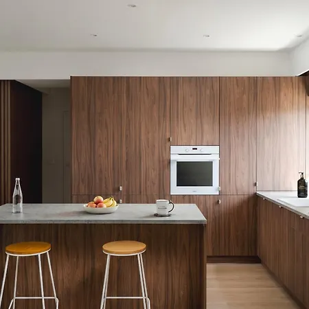 - 13 People - 3 Bedroom - Center -gn56